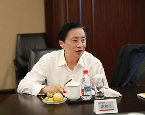 中國工程院院士謝和平一行蒞臨創(chuàng)力集團(tuán)考察指導(dǎo)(圖4) 中國工程院院士謝和平一行蒞臨創(chuàng)力集團(tuán)考察指導(dǎo)(圖4)