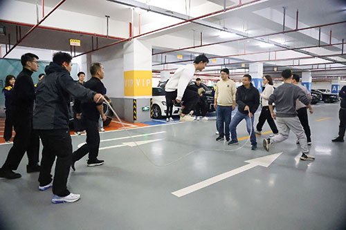 跳長繩2.jpg 躍動創力 智勝未來 | 創力集團2025年主題運動會圓滿落幕(圖11)