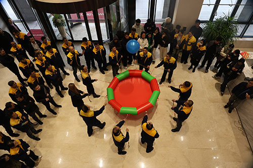 眾星捧月3.jpg 躍動創力 智勝未來 | 創力集團2025年主題運動會圓滿落幕(圖16)